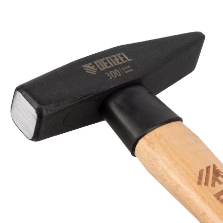 Молоток слесарный, 300 г Denzel, кованый квадратный боек, буковая рукоятка, 10427 купить в Ноябрьске