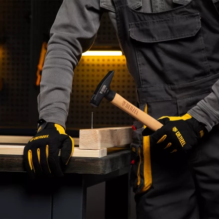 Молоток слесарный, 300 г Denzel, кованый квадратный боек, буковая рукоятка, 10427 купить в Ноябрьске