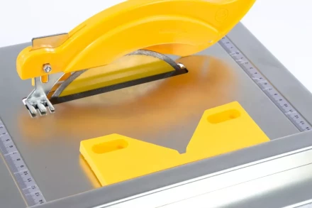 Плиткорез электрический Denzel TCD 180 C-1 96505 купить в Ноябрьске