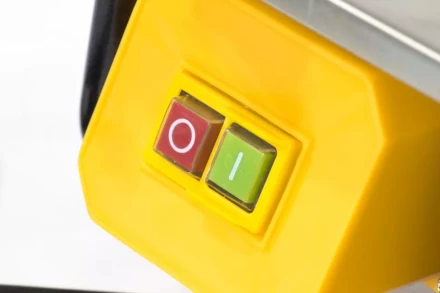 Плиткорез электрический Denzel TCD 180 C-1 96505 купить в Ноябрьске