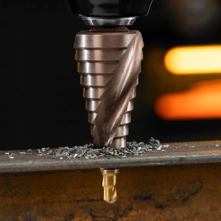 Сверло ступенчатое Denzel 723614, 6-8-10-12-14-16-18-20-22-24-26-28-30мм, Р6М5К5, 6-гр. хвостовик купить в Ноябрьске