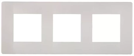 Панель СВЕТОЗАР накладная вертикальная, 3 гнезда SV-55220-3 купить в Ноябрьске