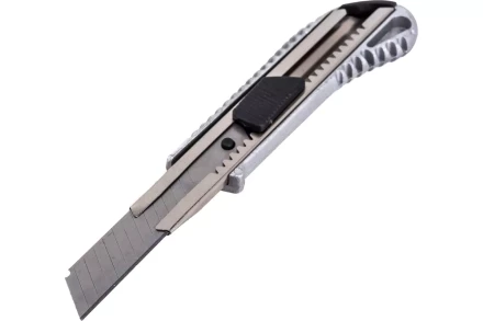 Нож с выдвижным лезвием 18 мм, металлический корпус, металлическая направляющая, автоматический фиксатор, Вихрь 73/10/10/1 купить в Ноябрьске