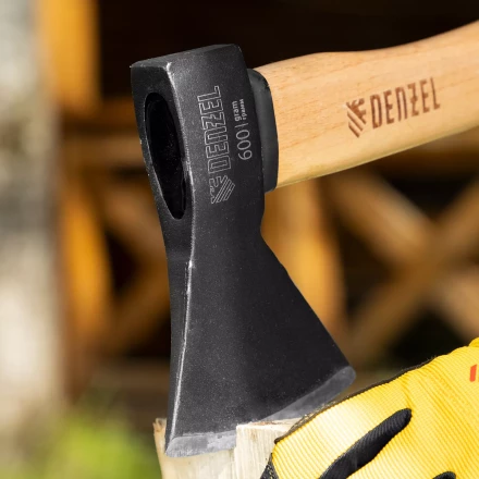 Топор, 600 г Denzel, кованый, буковое топорище 21631 купить в Ноябрьске