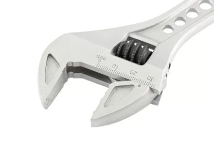 Ключ разводной 250 мм CrV двухкомпонентная ручка GROSS 15562 купить в Ноябрьске