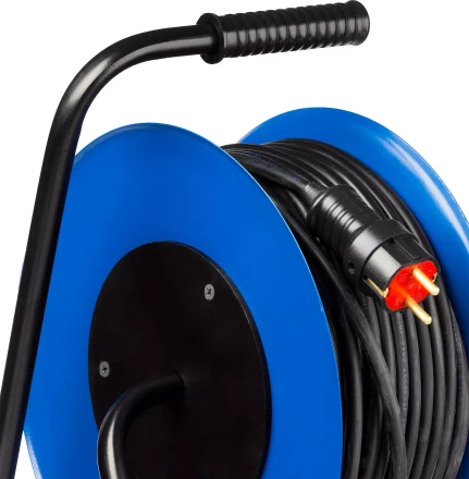 Удлинитель на катушке &quot;КГ 315&quot;, 30 м, 3700 Вт, 4 гнезда, IP44, КГ 3х1,5 кв мм, ЗУБР 55080-30 купить в Ноябрьске