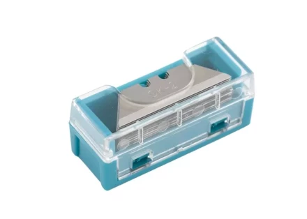 Лезвия МИНИ 9 мм трапециевидные пластиковый пенал 15 шт GROSS 79373 купить в Ноябрьске