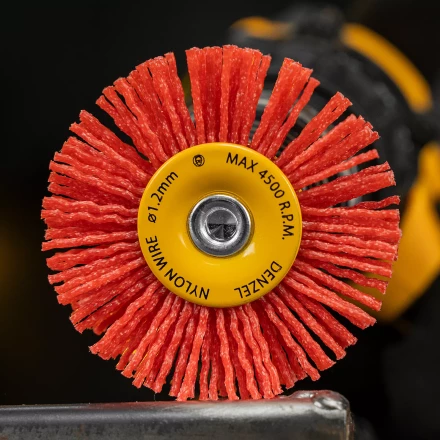 Щетка для дрели Denzel, 65 мм, Плоская, со шпилькой, нейлоновая щетина, 74433 купить в Ноябрьске