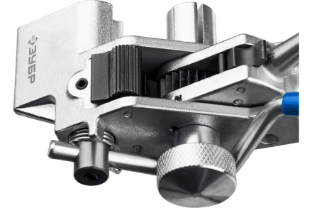 Инструмент для натяжения ленты ИНХ-20 ЗУБР 22624 купить в Ноябрьске