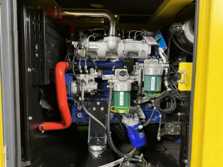 Дизельный генератор Vektor AD-70Y-T400 в шумозащитной кожухе купить в Ноябрьске