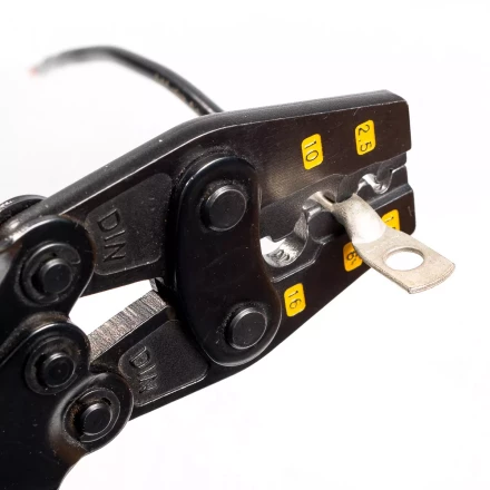 Пресс-клещи КВТ ПК-16у с матрицей для опрессовки неизолированных медных наконечников до 16 мм (64702) купить в Ноябрьске