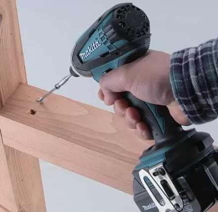 Аккумуляторная дрель -шуруповерт Makita DTD146RFE купить в Ноябрьске